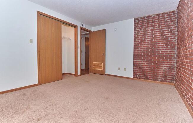 2 beds, 1 bath, 775 sqft, $975, Unit 1227-06
