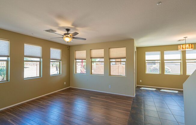 3 bed/3 bath home on GOLF COURSE LOT ! * 1ST MONTH'S RENT FREE**