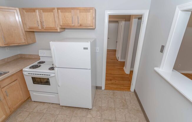 2 beds, 1 bath, $1,895, Unit V-18-3