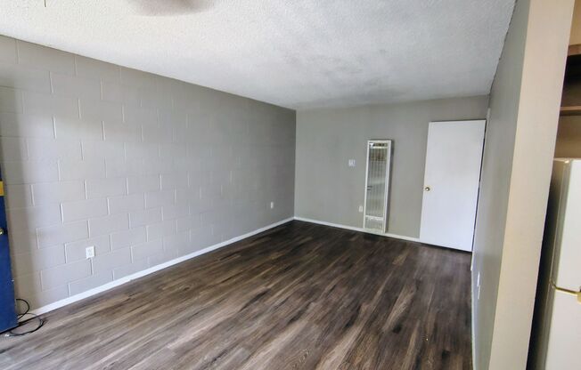 1 bed, 1 bath, 448 sqft, $825, Unit 11