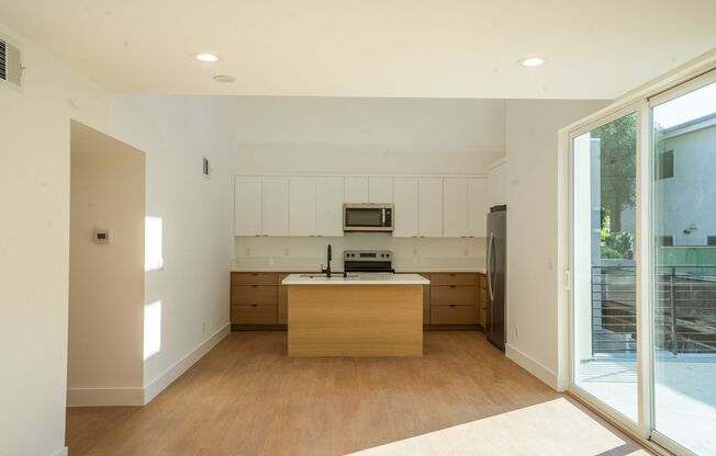 New Construction 3 bed/ 3 bath Townhome w Private 2 car garage + Oversized Balcony