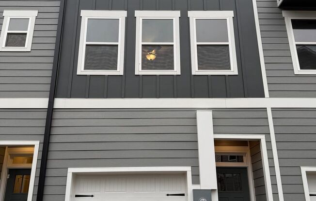 Brand New 3 level townhouse close to Uptown