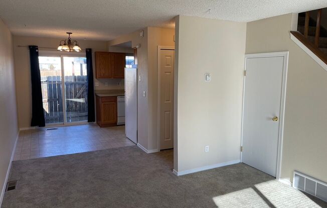 2 BD Townhome conveniently located to COS, and local military bases