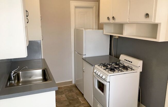 Studio, 1 bath, 369 sqft, $1,050, Unit 7B