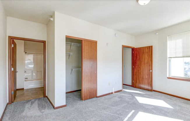 2 beds, 2 baths, 1,003 sqft, $1,580, Unit 35-321