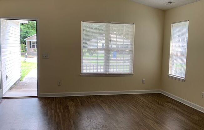 3 Bedroom 2 Bath House Available on Hillsdale Drive