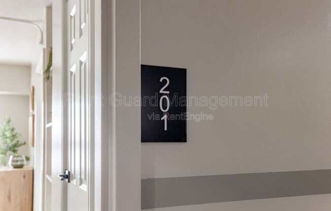 Studio, 1 bath, 329 sqft, $695, Unit 529