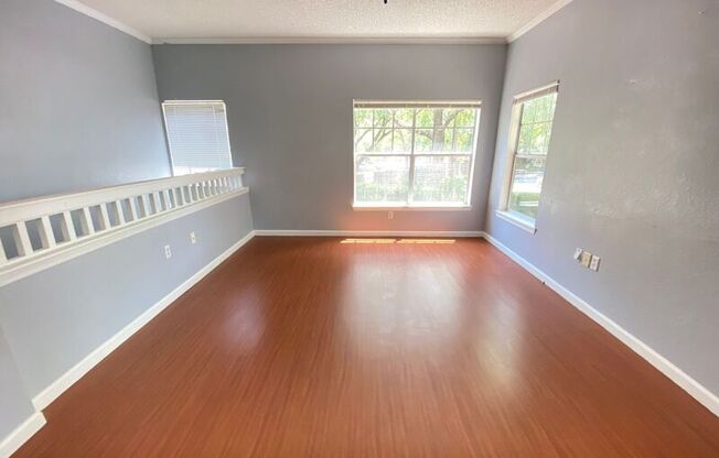 225 ARBOR LK CIR