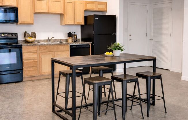 1 bed, 1 bath, 740 sqft, $999, Unit 5-304