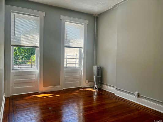 3 beds, 1 bath, 1,100 sqft, $2,900