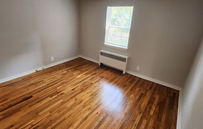 2 beds, 1 bath, 897 sqft, $1,995, Unit A-15