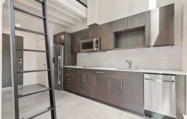 2 beds, 1 bath, 643 sqft, $2,895, Unit 511