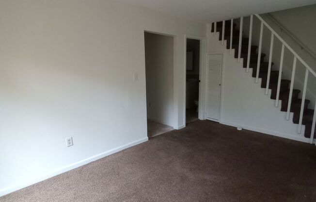 2 beds, 1.5 baths, $995