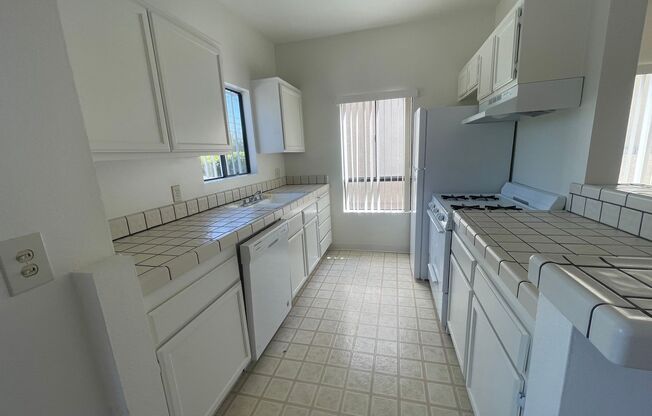 2 beds, 2 baths, 1,000 sqft, $3,095, Unit 4