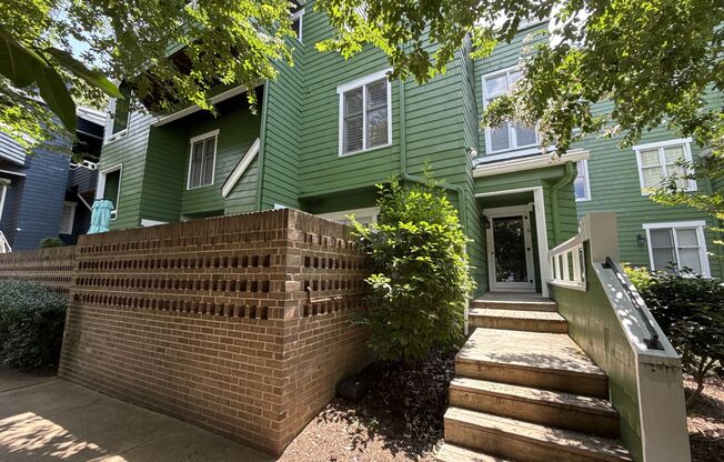2 bedroom townhome in Uptown Charlotte!