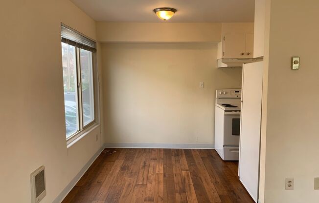 1 bed, 1 bath, 580 sqft, $1,695