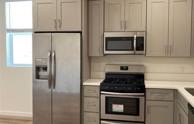 16753-16755 1/2 Sherman Way