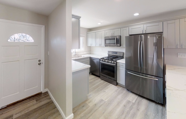 5BD/2BA, Recently Remodeled!