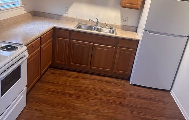 2 beds, 1 bath, 675 sqft, $725, Unit 441 Winfield-Unit 01