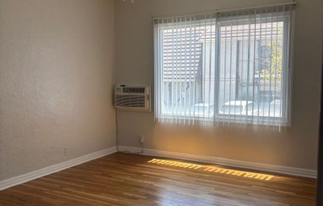 Beautiful spacious and bright apartment in the Pasadena Area
