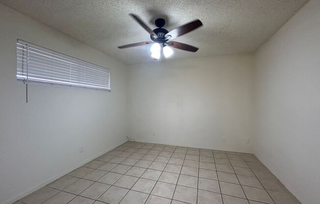 1101 N April #A, Mesa, AZ 85203
