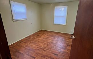 3 beds, 1 bath, $1,600