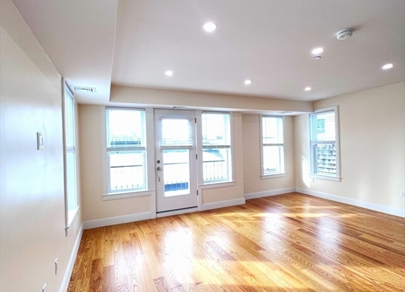 22 ROGERS ST