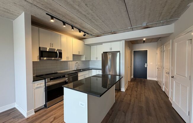 1 bed, 1 bath, 681 sqft, $2,700, Unit 952-708