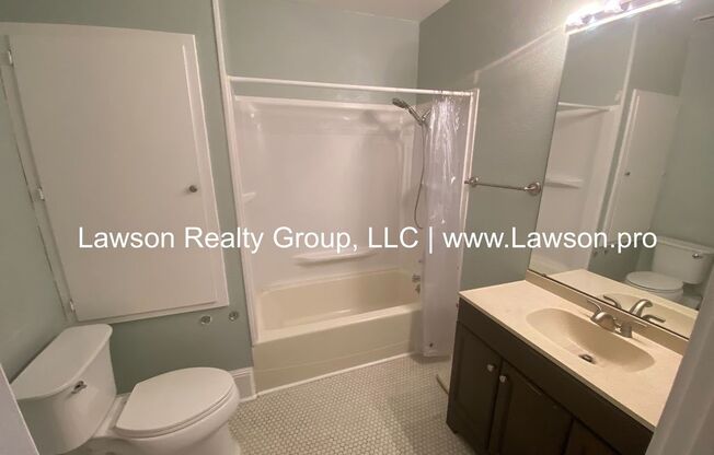 2 beds, 1 bath, 1,112 sqft, $1,295, Unit 928 2nd #5