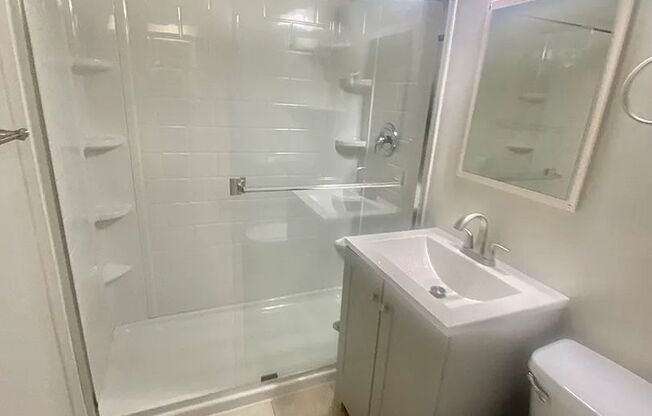 2 beds, 1 bath, $2,499