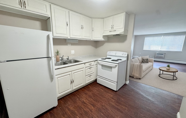 Move In, Save Big on our Studio, 1 & 2 Bedroom Apartments in Denver!