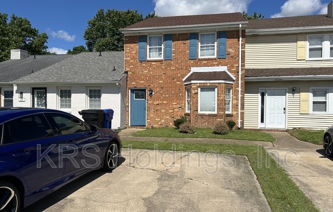 1652 FAIRFAX DR