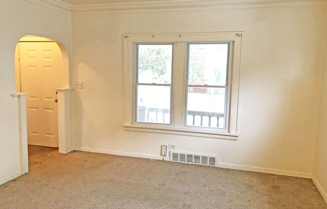 4 BED 1 BATH SINGLE FAMILY HOME IN MT PLEASANT!