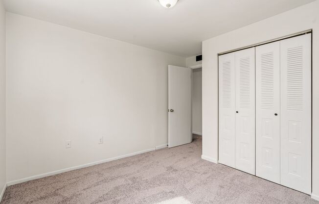 1 bed, 1 bath, 700 sqft, $799, Unit #107
