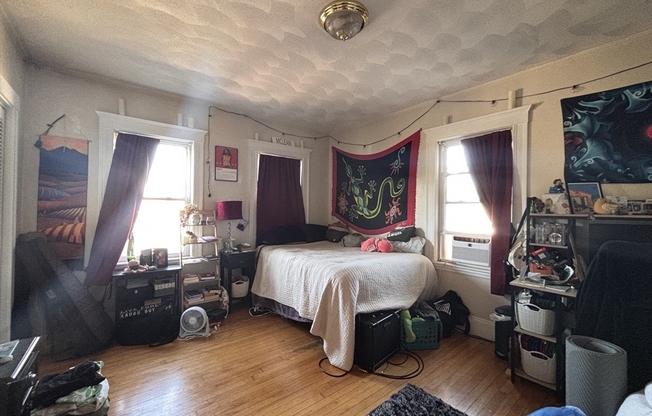 9 GREYLOCK RD