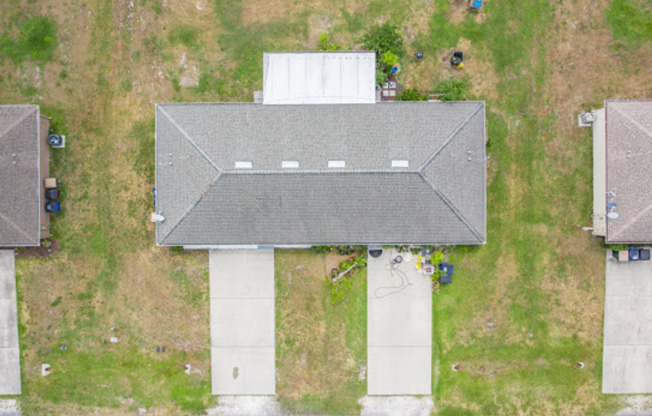 MOVE IN SPECIAL- Spacious 3/2 Duplex in St. Cloud Located Close to Lakefront