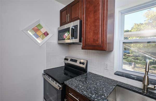 2 beds, 1 bath, $2,650