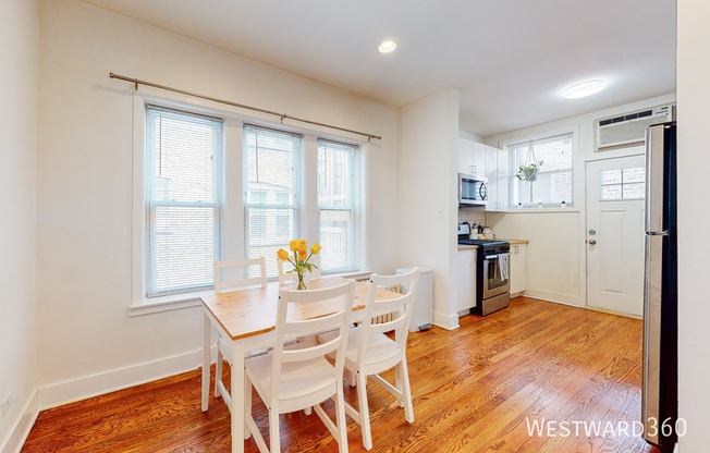 4549 N ALBANY