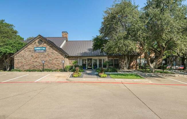 Camino del Sol in Dallas TX Leasing Office
