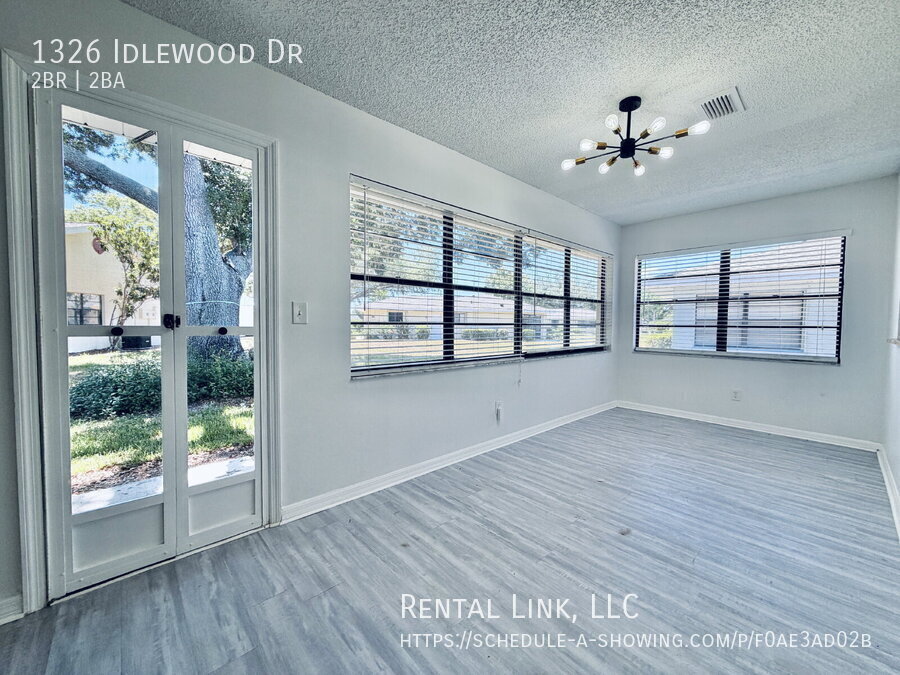 1326 IDLEWOOD DR