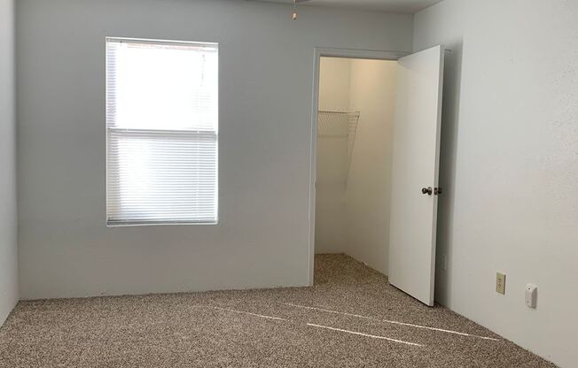 2 beds, 2 baths, 1,003 sqft, $1,050, Unit 2201