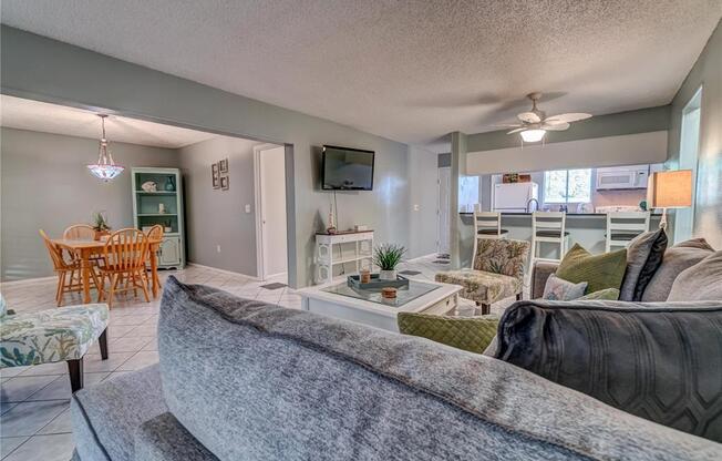 111 AIRPORT AVE W
