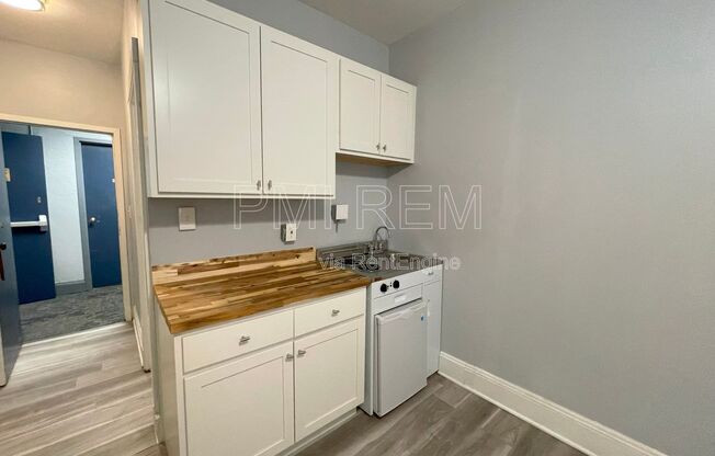 Studio, 1 bath, 250 sqft, $635, Unit 305