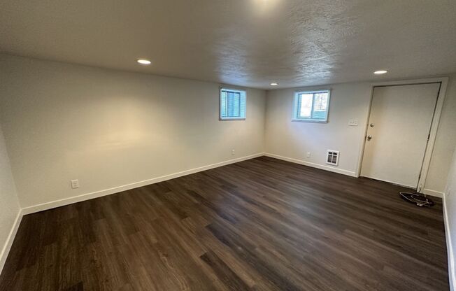 2 beds, 1 bath, 1,000 sqft, $950, Unit 978 #4