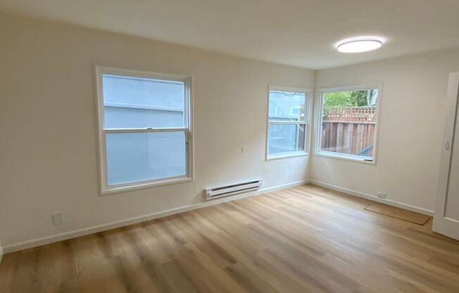 2 beds, 1 bath, $3,200, Unit Live Oak Avenue 837 #2