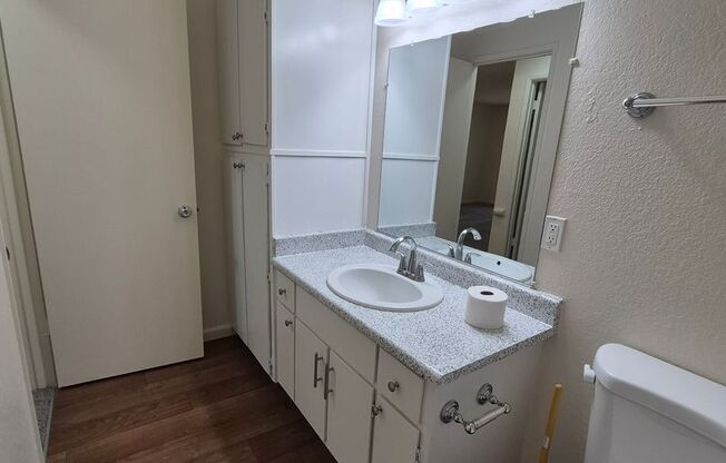 1 bed, 1 bath, 720 sqft, $1,550, Unit 20