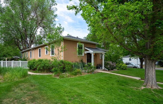 Spacious 1 bedroom home in the heart of University!