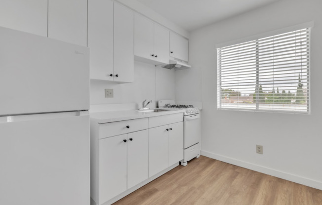 Studio, 1 bath, 400 sqft, $1,795, Unit 437