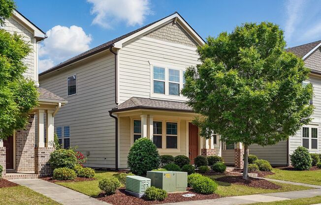 AVAILABLE NOW!-BUNGALOW STYLE HOME -JUST BEAUTIFUL!
