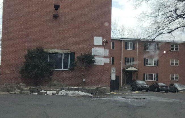 29 Annawan St
